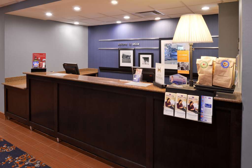 Hampton Inn Utica Interior photo